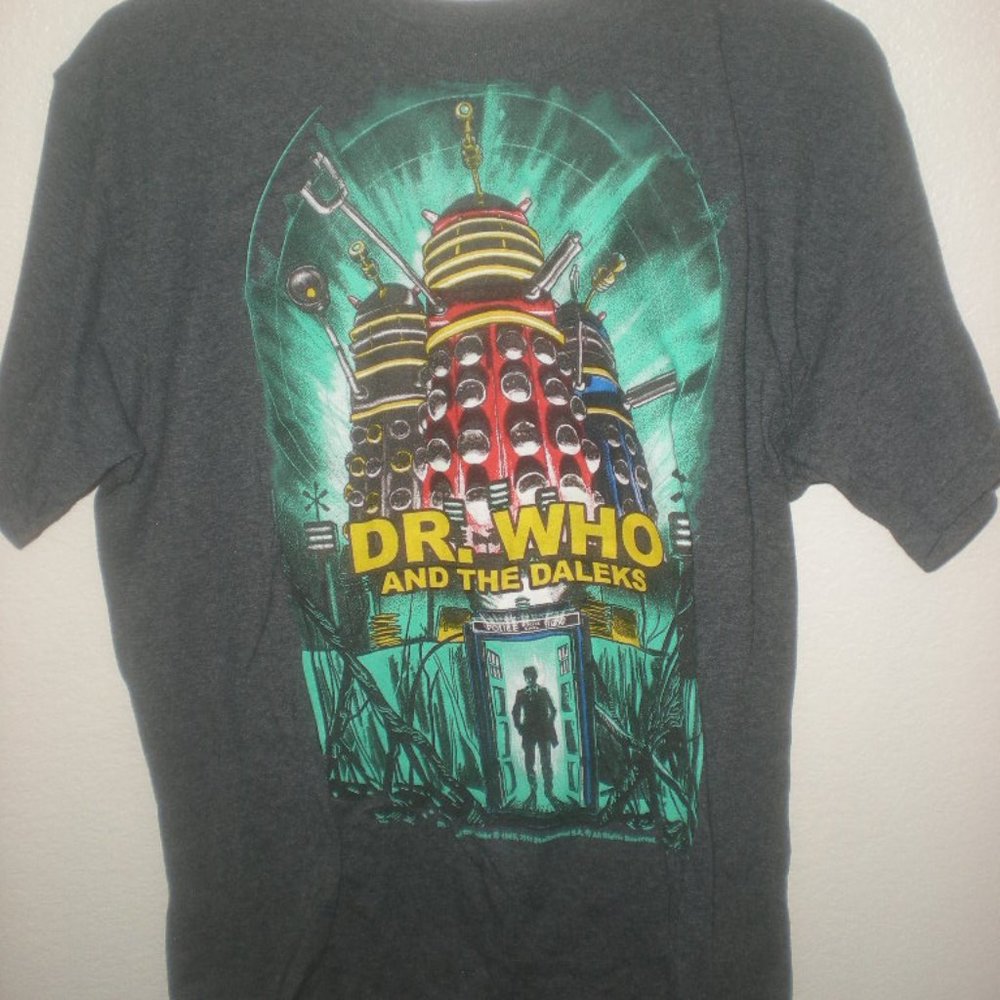 DR. WHO AND THE DALEKS   T-Shirt  NWOT  Size M